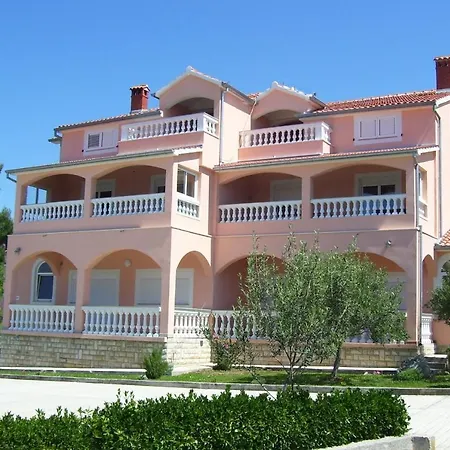 & Linda & Mario Pensjonat